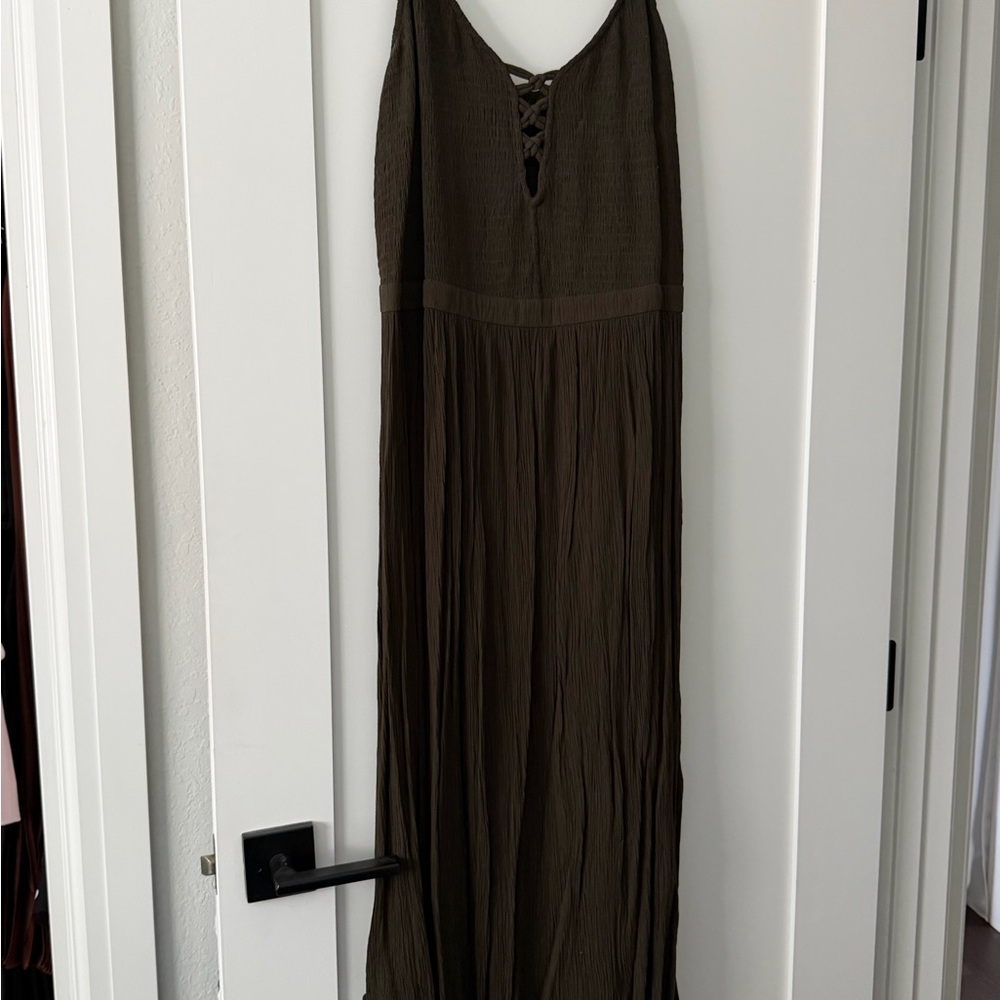 City Chic Women’s Olive Green Maxi Dress with Lace-Up Back